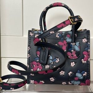 Coach Cashin 14 in floral print